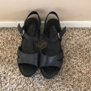 Born black platform sandals
